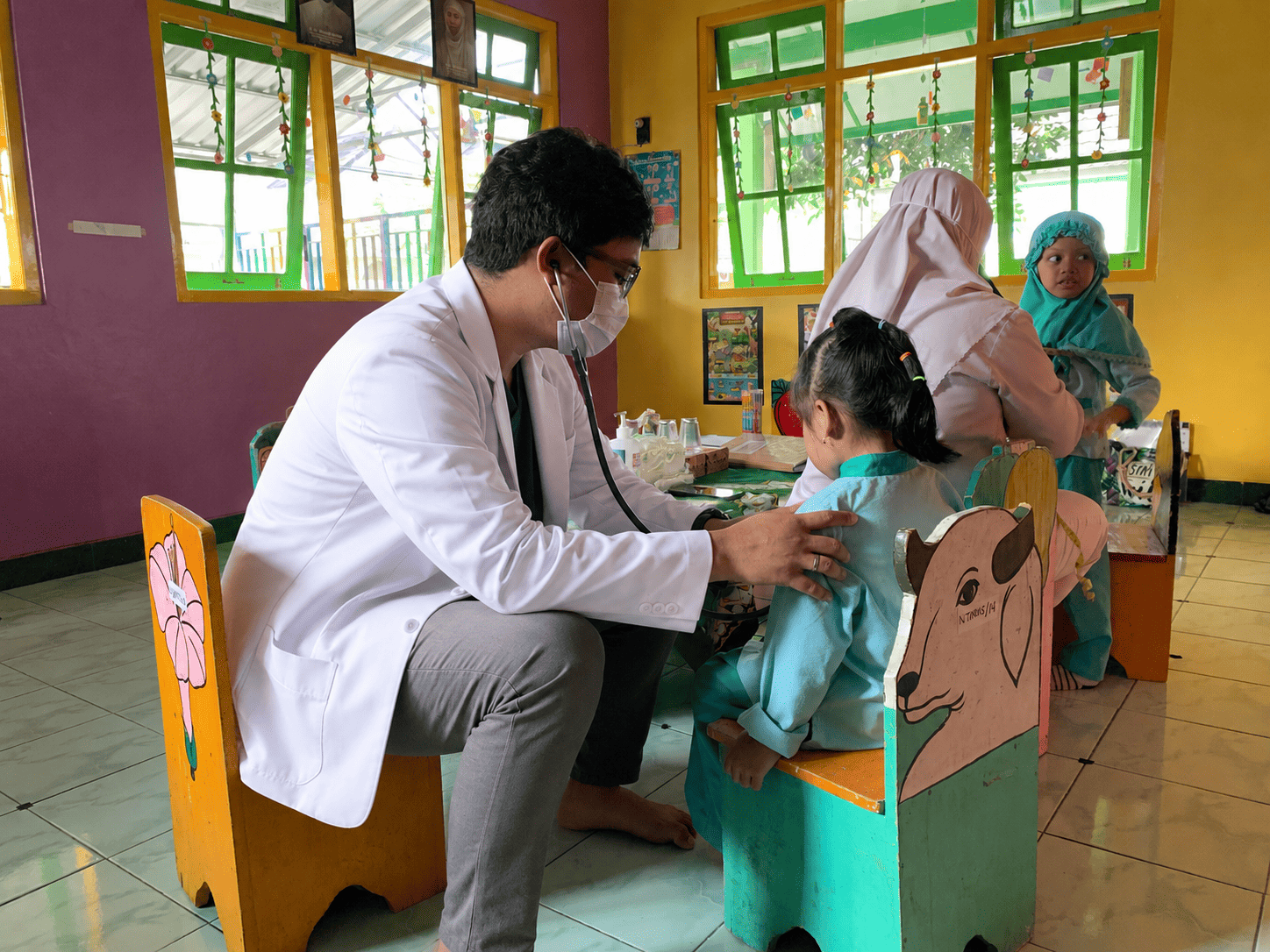 Pemeriksaan Kesehatan dan Skrining Tumbuh Kembang Anak di KB Aisyiyah Gempol Condong Catur